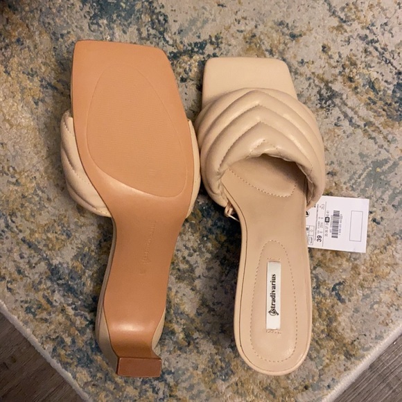 Stradivarius quilted mules in beige - new! - Picture 3 of 7
